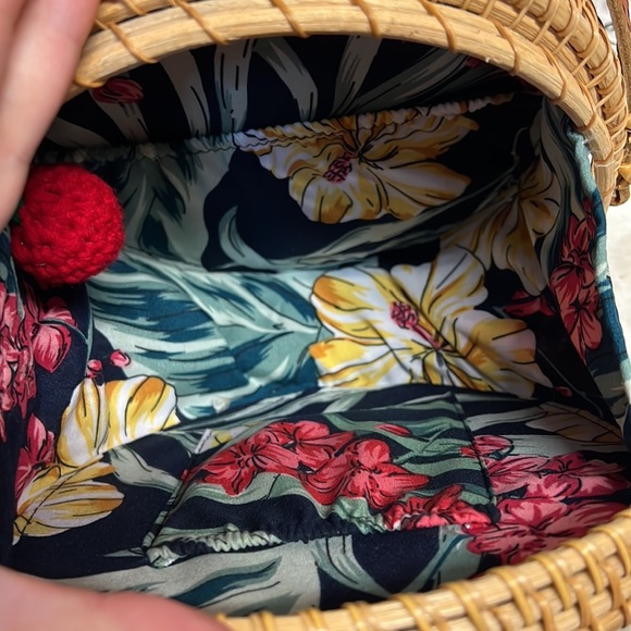 NWT Handcrafted In Vietnam Woven Rattan Genuine Leather Circle Pattern Bag NWT - Picture 7 of 7